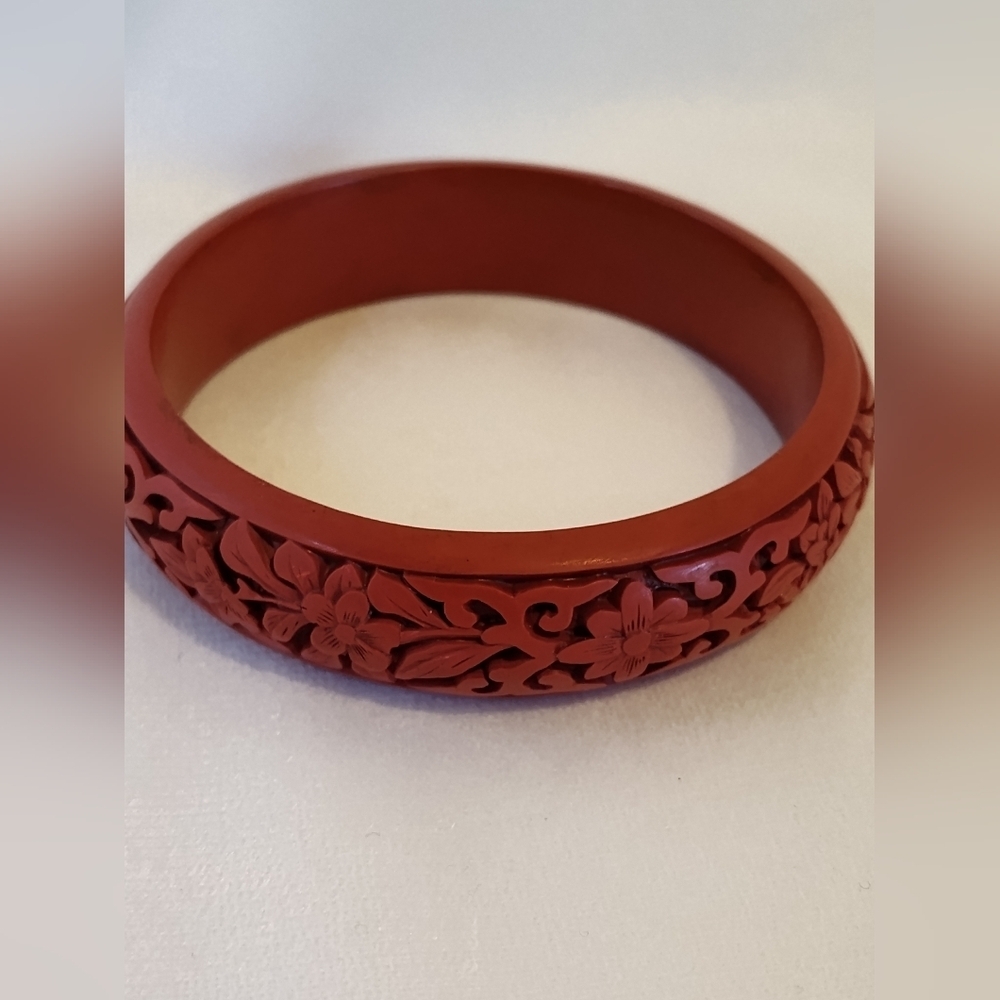 Vintage Chinese Cinnabar Hand Carved Bracelet (43grams)